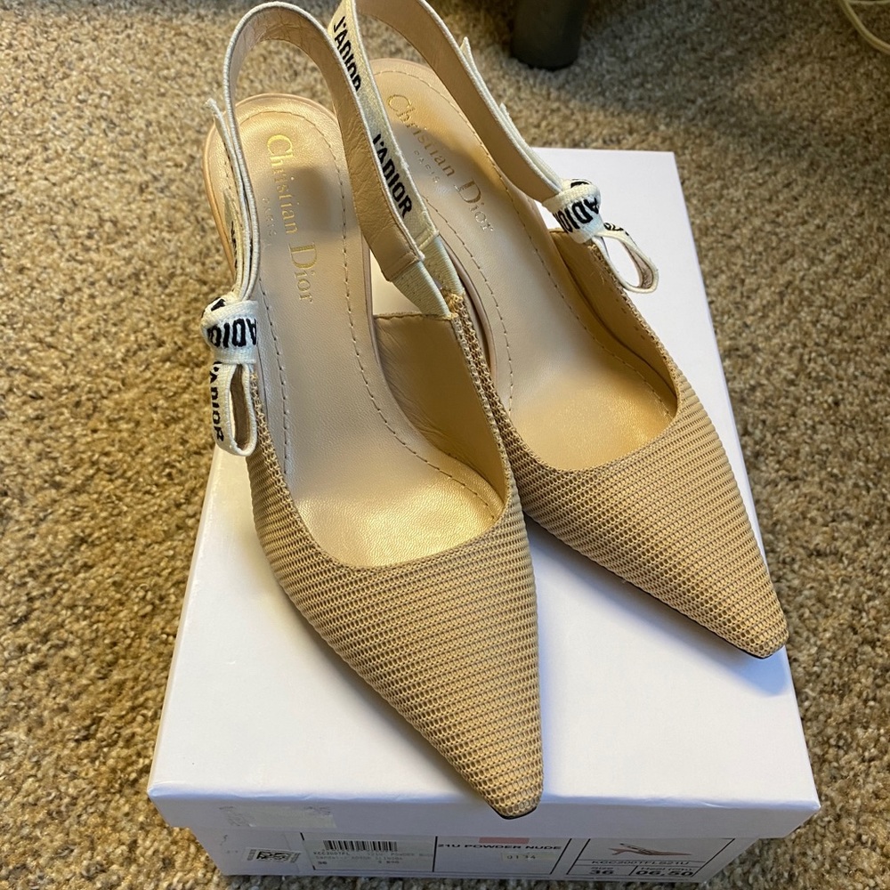J’ADIOR SLINGBACK PUMP